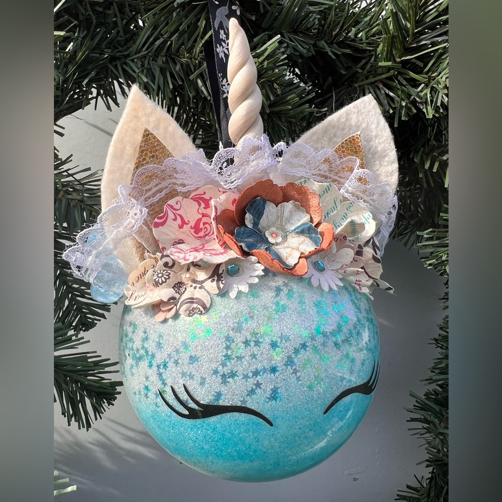 🦄 Unicorn Ornament - Picture 3 of 5